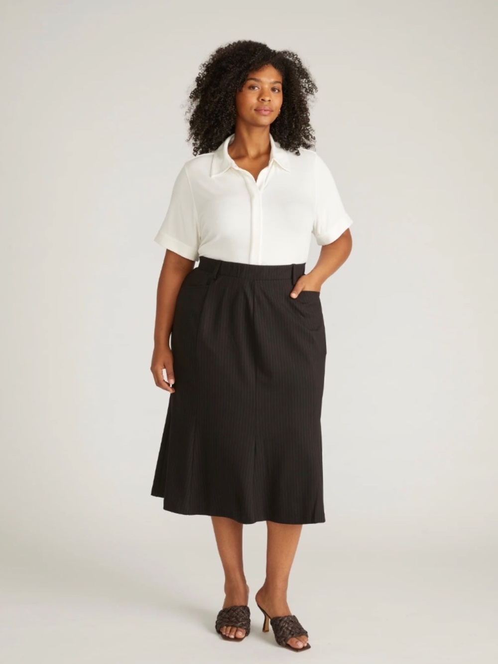NEW Universal Standard Carla Ponte Skirt in Slate Pinstripe, size 18-20 - Picture 2 of 5